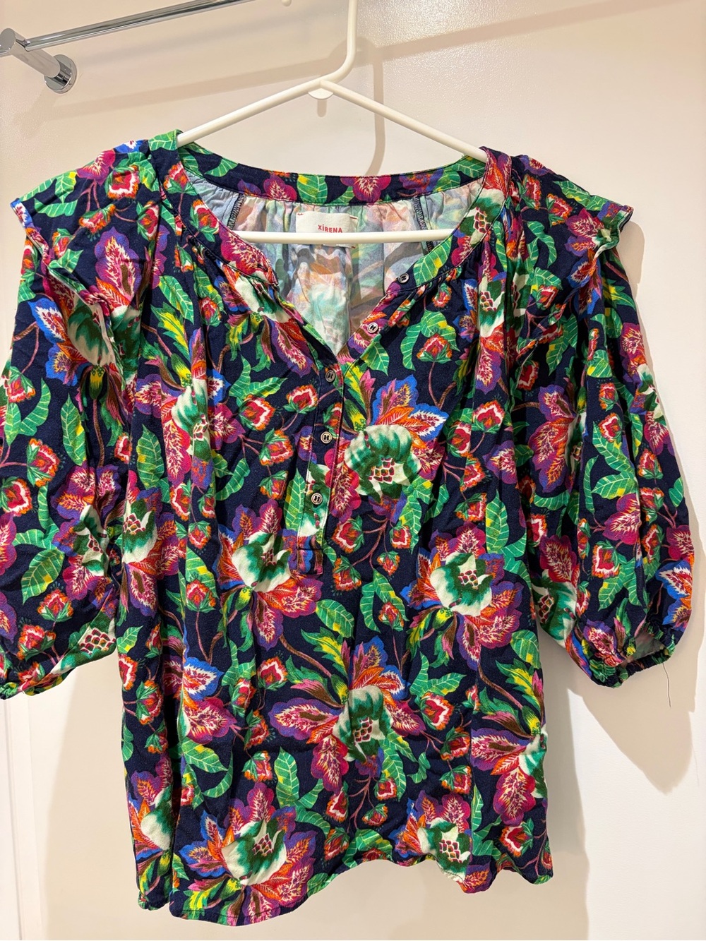 XiRENA Lanie Top Small Floral Ruffle Long Sleeve V-Neck Blouse